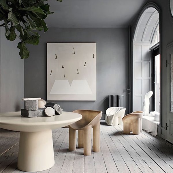 [04] Interior con la silla Roly Poly